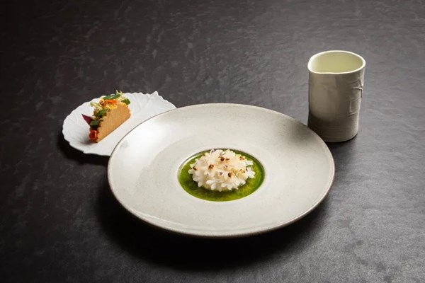 Aged Comté mousse with British kohlrabi, walnut pesto and pear salad