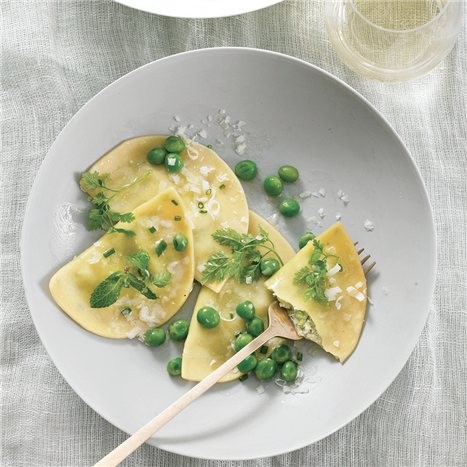 Agnolini with goat's cheese, fresh ricotta, peas and herbs