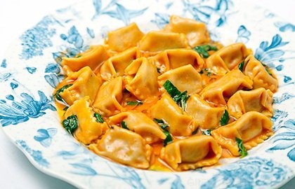 Agnolotti pappa al pomodoro with basil