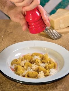 Agnolotti with cheese and pepper (Agnolotti cacio e pepe)