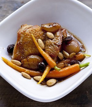 Agri dulce chicken with carrots and almonds
