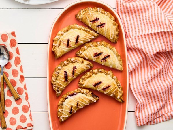 Air fryer berry hand pies