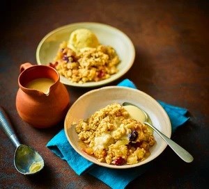 Air-fryer Bramley apple crumble