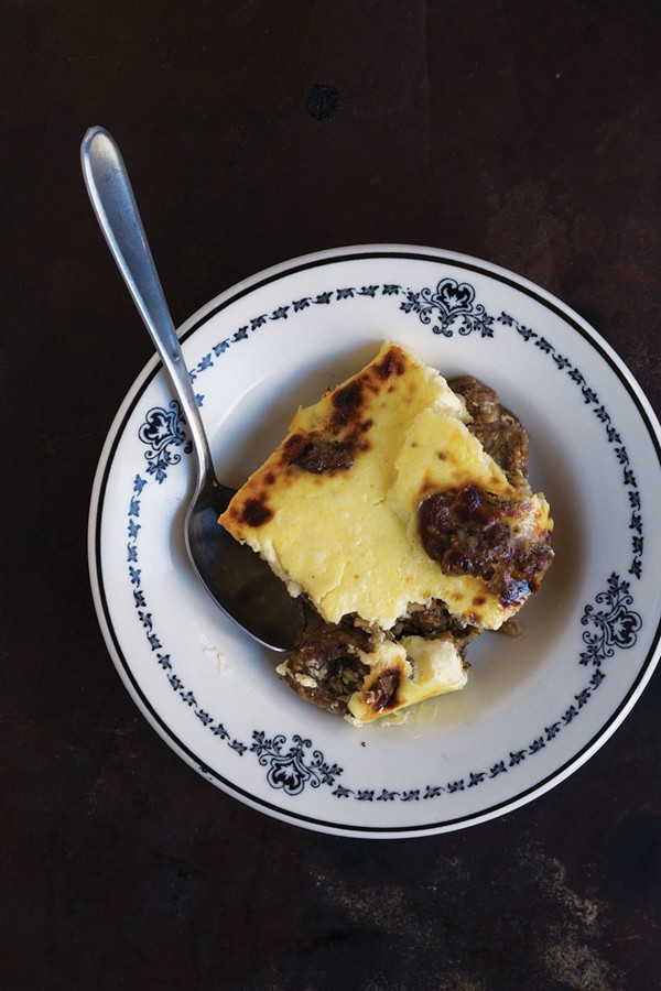 Albanian baked lamb and rice with yogurt (Tavë kosi)