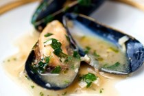 Ale-steamed mussels with garlic and mustard