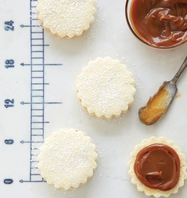 Alfajores with dulce de leche