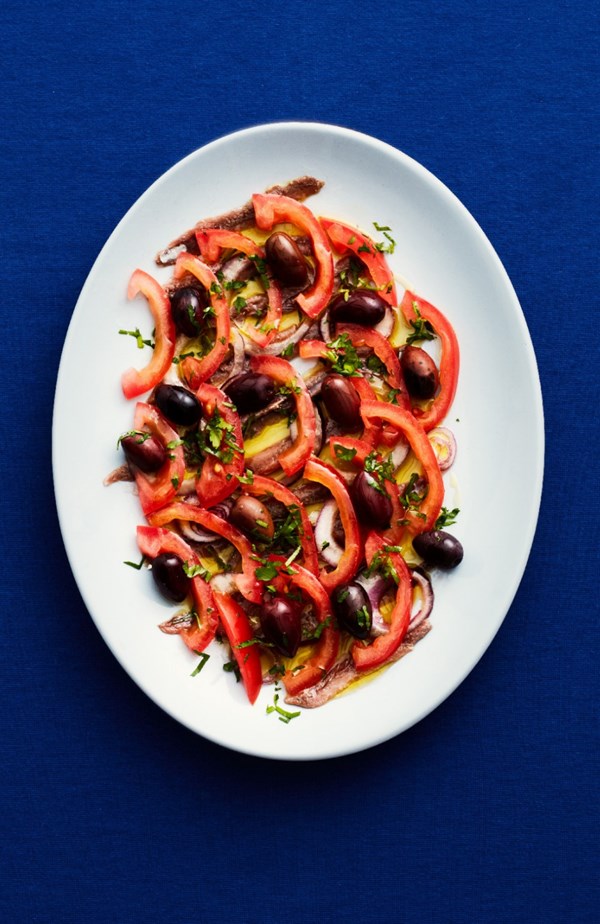 Algerian anchovy, onion and tomato salad (N'tchouba)