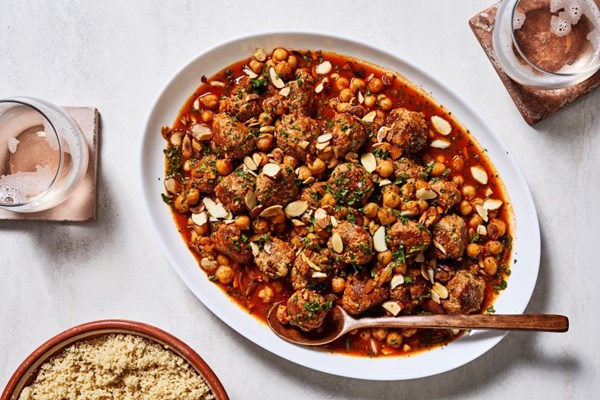 Algerian-style meatballs with chickpeas