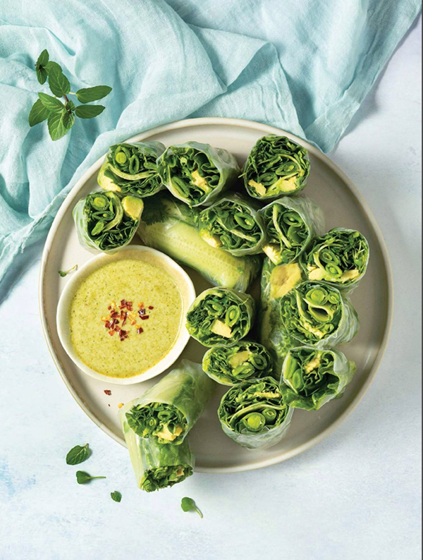All-green fresh rolls with green curry dipping sauce