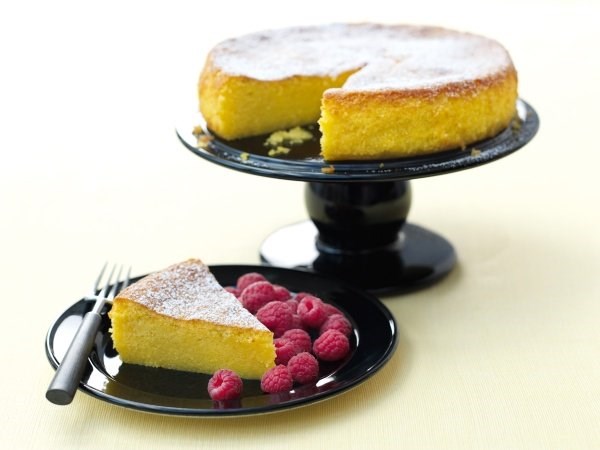 Almond and orange blossom cake