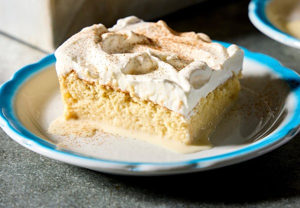Almond and rum tres leches cake