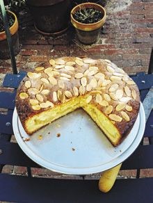 Almond apple cake