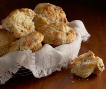 Almond-apricot muffins