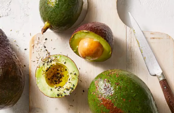 Almond-avocado smoothie