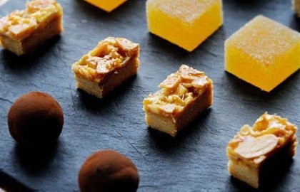 Almond biscuits