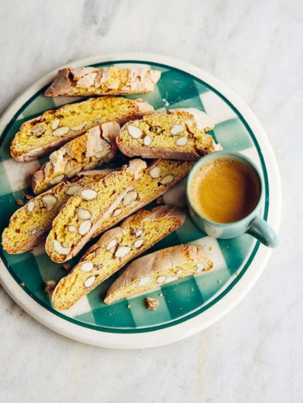 Almond biscuits (Cantucci)