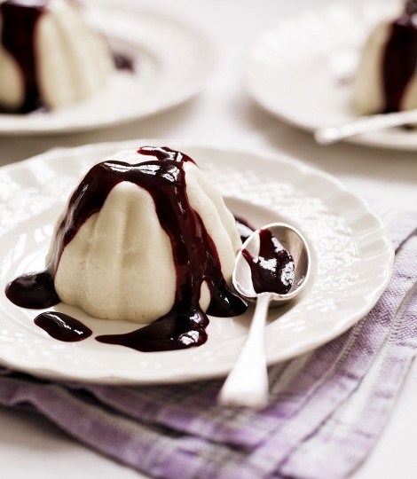 Almond blancmange with blackcurrant sauce
