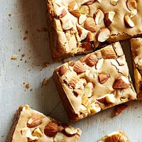 Almond blondies