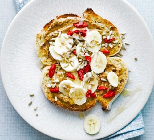Almond butter, banana, goji berries & sunflower seeds tartine
