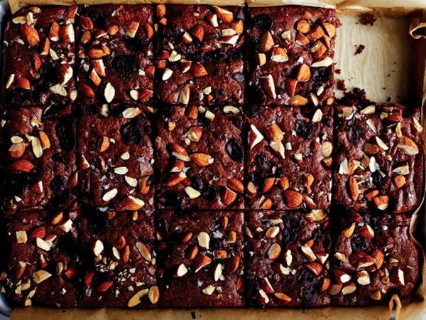 Almond butter brownies with sea salt