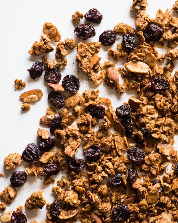 Almond butter granola