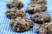 Almond butter oatmeal cookies