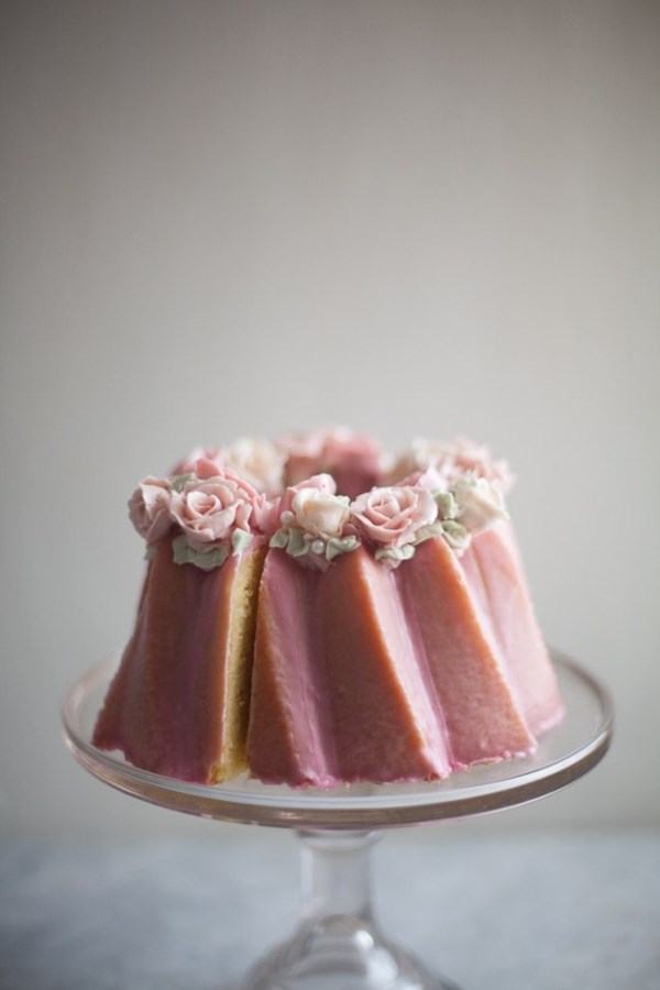 Almond cake with buttercream roses