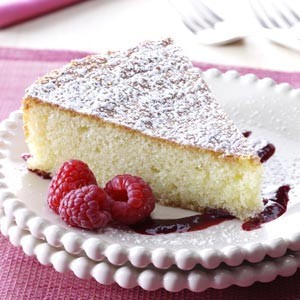 Almond cake with raspberry sauce