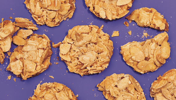 Almond crackle cookies