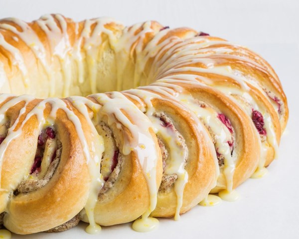 Almond cranberry wreath