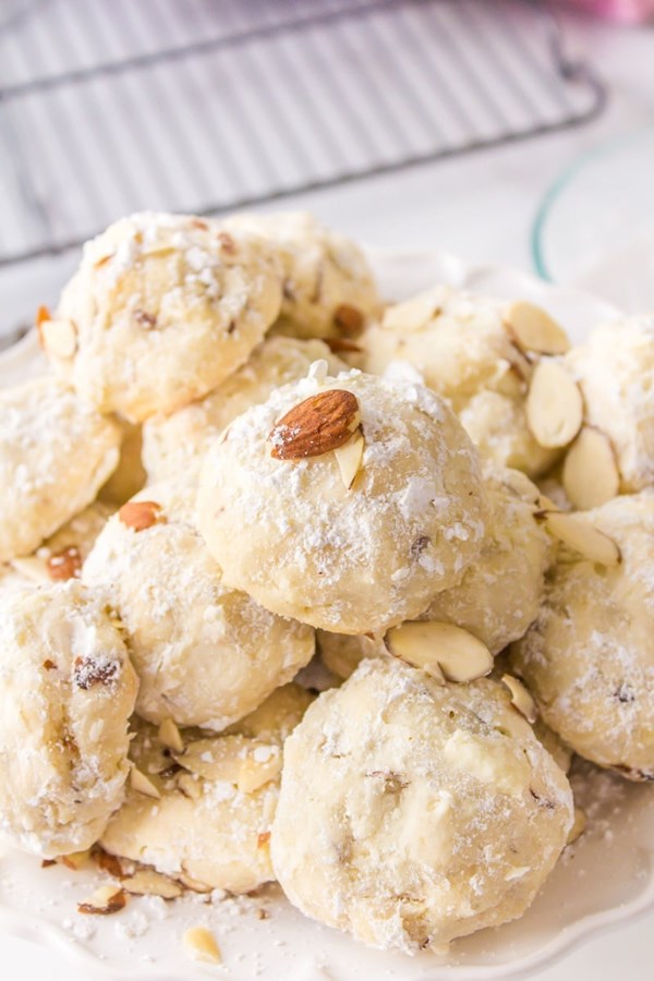 Almond cream cheese snowball cookies