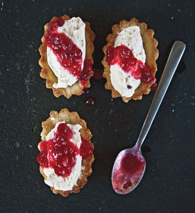 Almond-cream tartlets (Mandelmusslor)