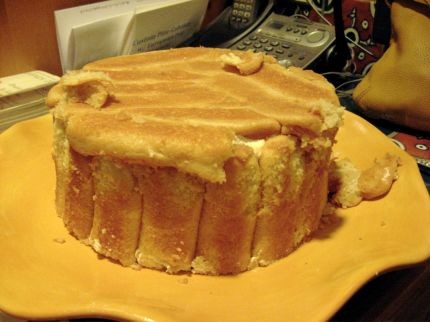 Almond cream with fresh strawberries (Charlotte Malakoff aux fraises)