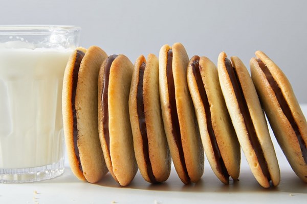 Almond crisp sandwich cookies