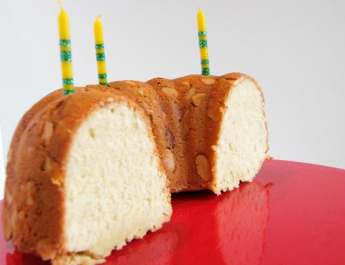 Almond-crusted butter cake