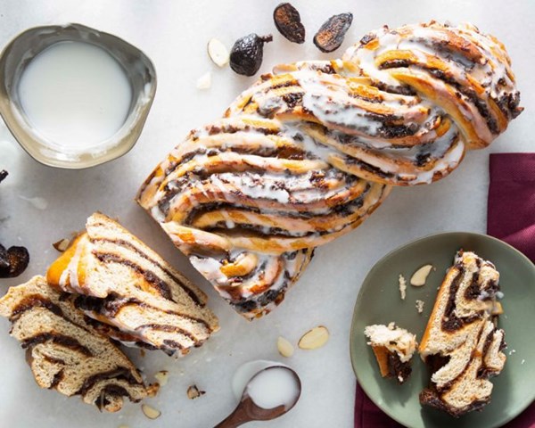 Almond-fig breakfast braid