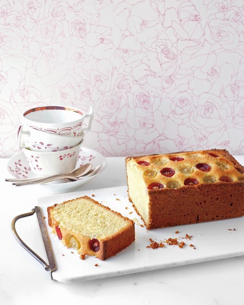 Almond-grape tea cake