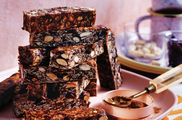 Almond, maple and cranberry chewy granola bar
