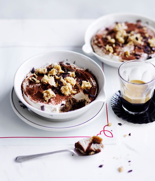 Almond muscovado tiramisù