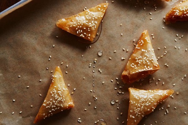 Almond-orange triangles (Samsa)