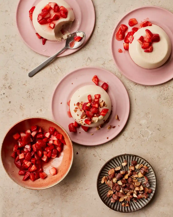 Almond panna cotta with strawberries