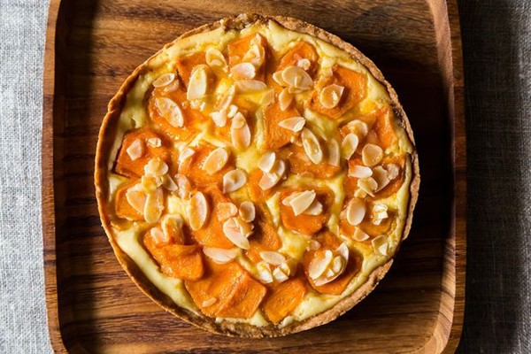 Almond persimmon cream cheese tart