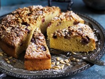 Almond, pine nut and grape cake
