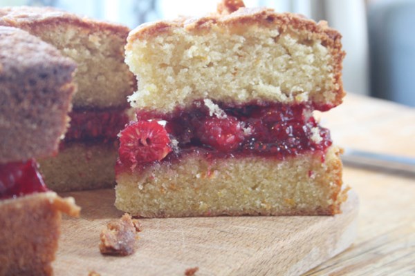 Almond, raspberry and orange zest sponge cake