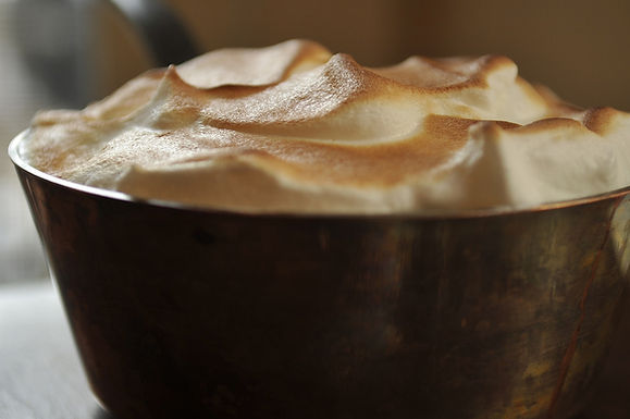 Almond rice pudding with toasted meringue