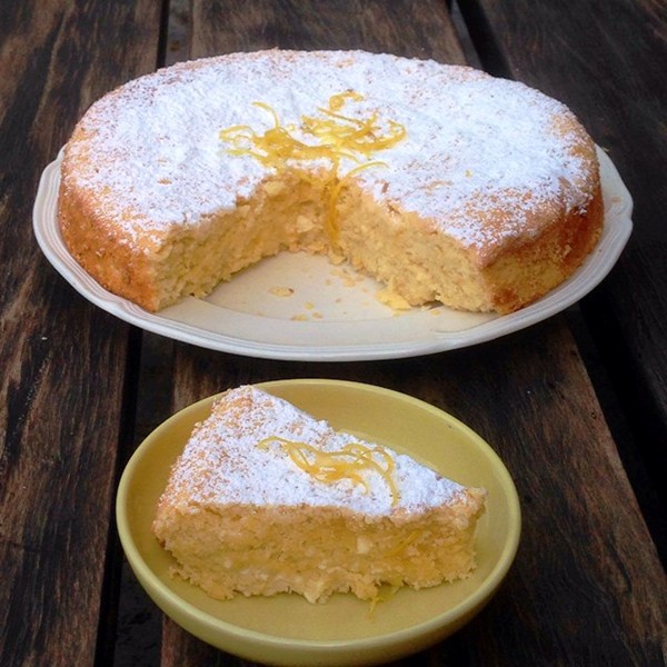 Almond, ricotta and polenta cake