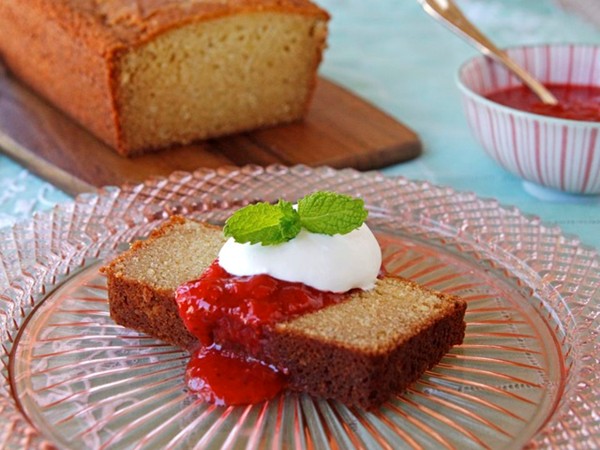 Almond ricotta pound cake