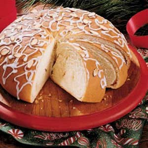Almond ring coffee cake