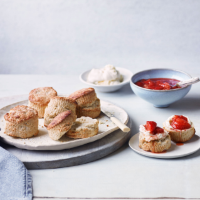 Almond scones with strawberry compote