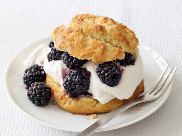 Almond shortcakes